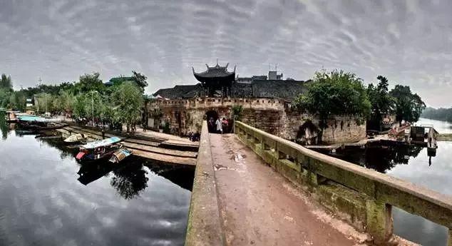 鹦鹉史航的编剧水平和人品怎么样？